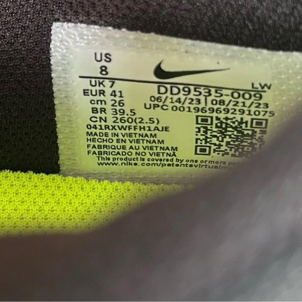 Nike Precision VI Men’s 8 Black and Neon Green Basketball Shoes